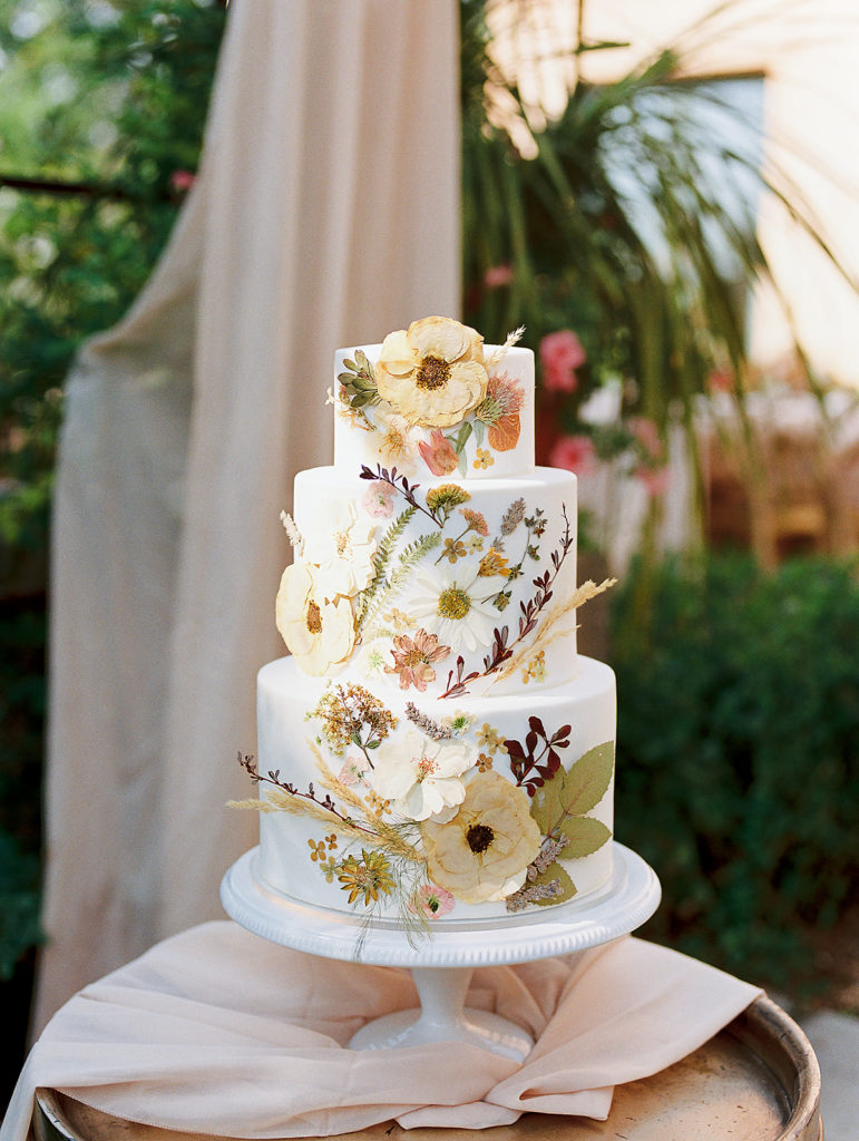 Wildflower wedding cake | Alora Lani
