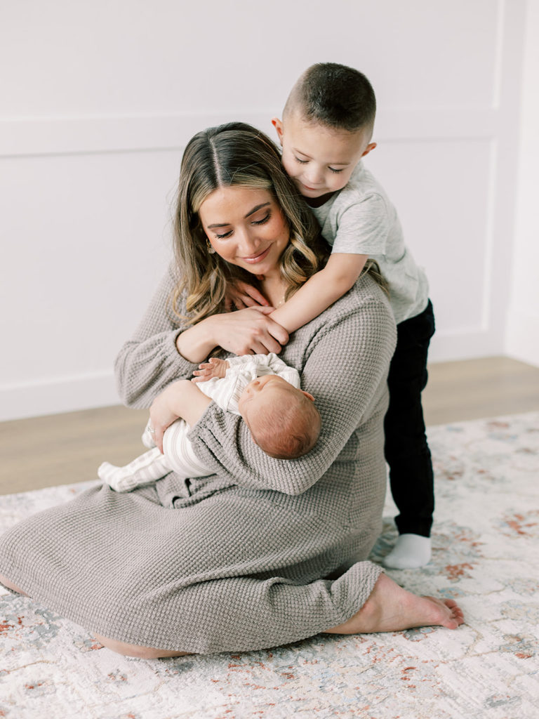 in-home family photos by Utah photographer Alora Lani