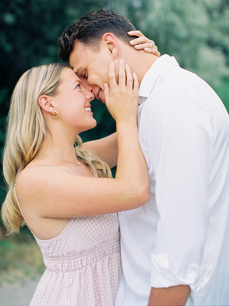 Minimal and airy summer couples photos by Alora Lani Photography at a Salt Lake City park