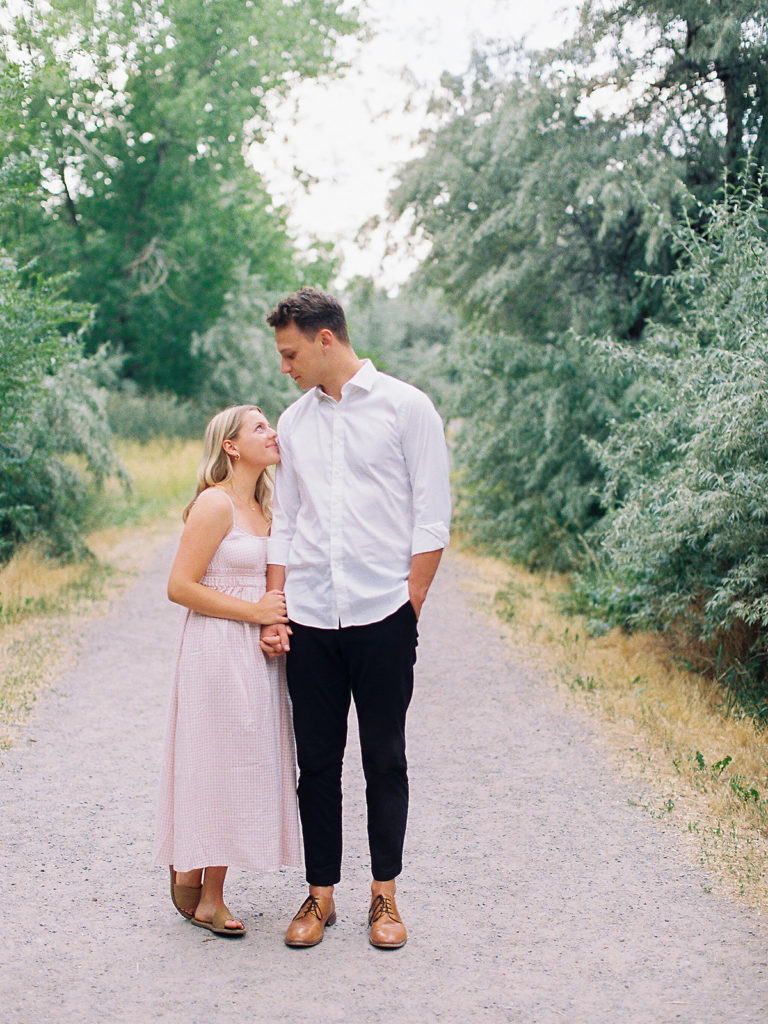 Minimal and airy summer couples photos by Alora Lani Photography at a Salt Lake City park